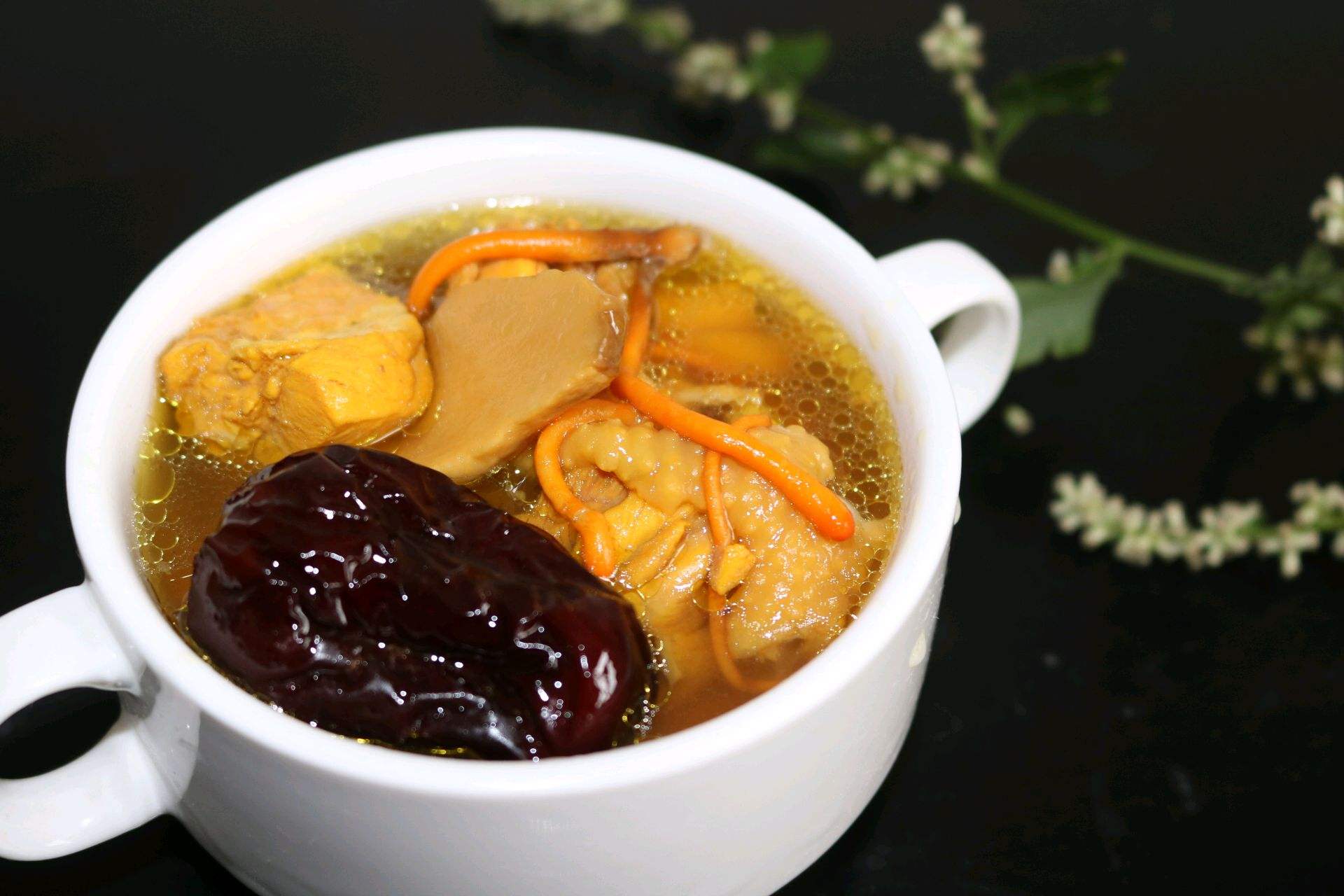 虫草花炖鸡汤