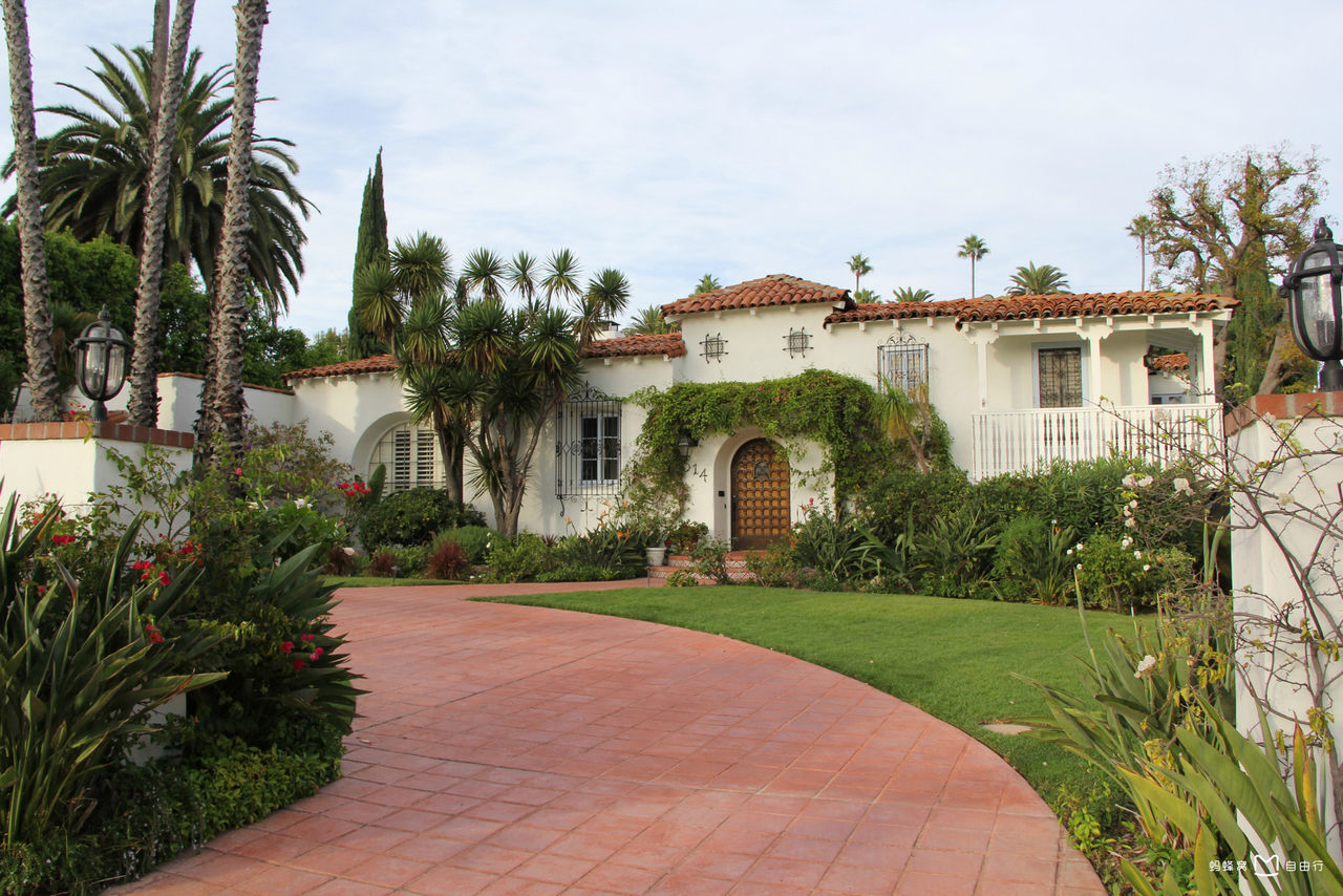  p>比弗利山庄(beverly hills)位于 a href="#" data-lemmaid="125486