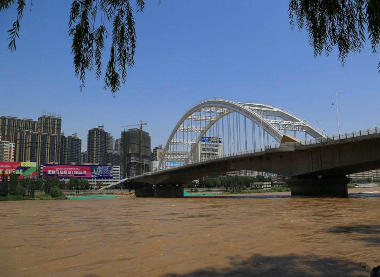 滨河路绿色长廊