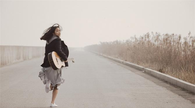  p>涂议嘉,1997年11月8日出生于四川成都,中国内地创作型歌手,毕业于 