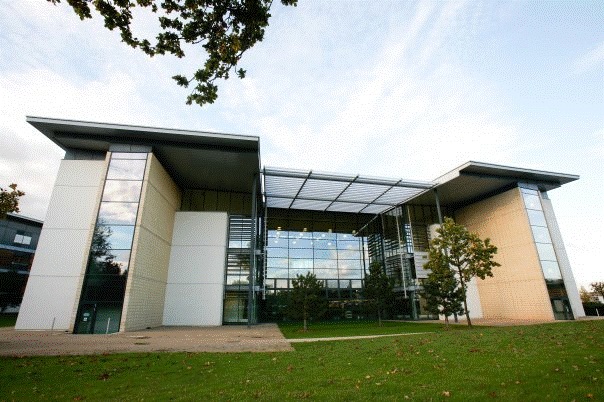  p>赫特福德大学(university of hertfordshire)创建于1952年,一直