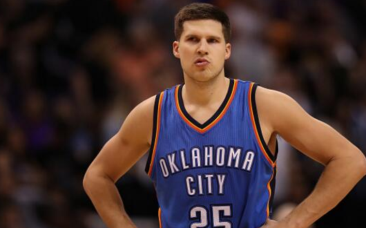  p>道格·麦克德莫特(doug mcdermott),1992年1月3日出生于 a target=