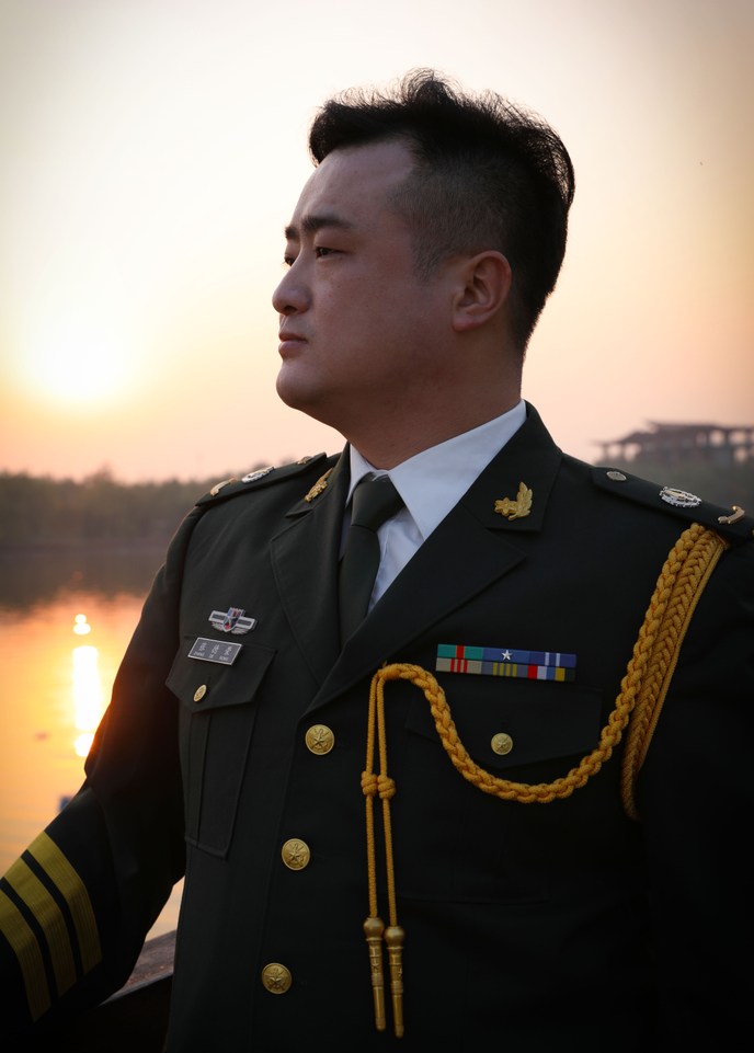 民族唱法,青年男高音歌唱家,原中国人民解放军战略支援部队歌手,北京