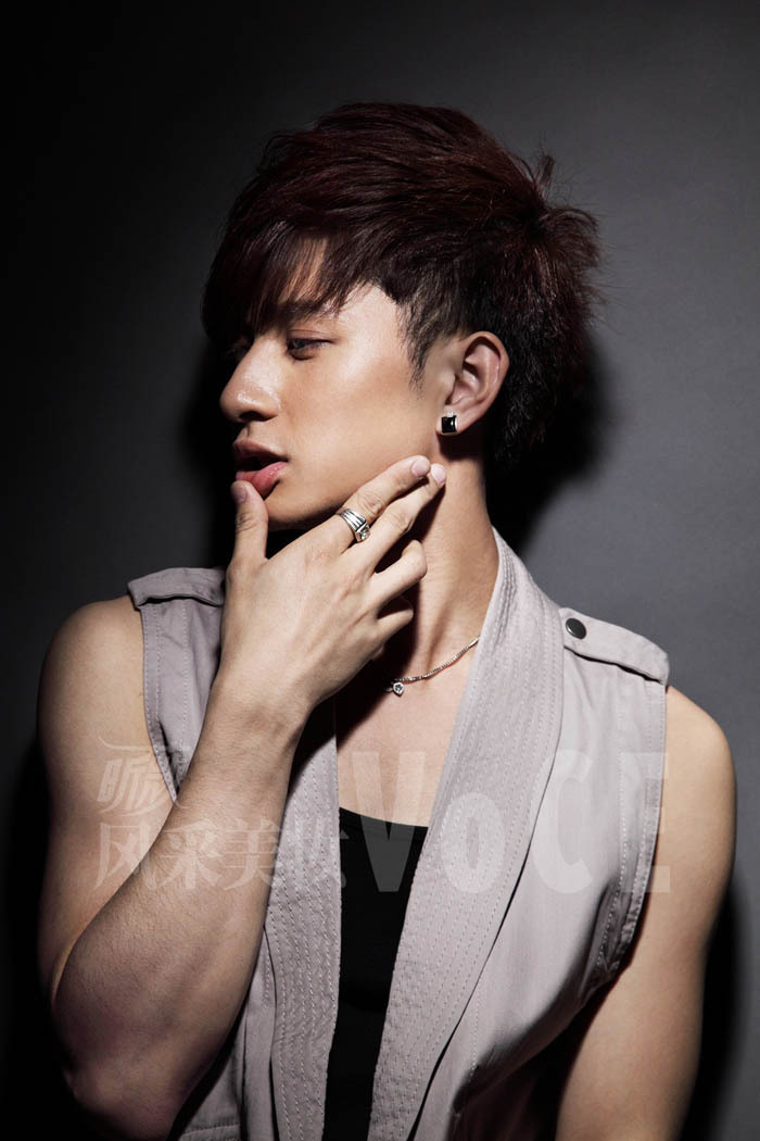  p>刘洲成,1988年2月28日出生于广东省中山市,歌手,演员,毕业于广州一