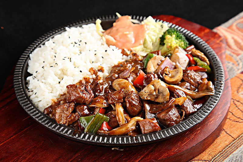 黑椒牛肉粒饭