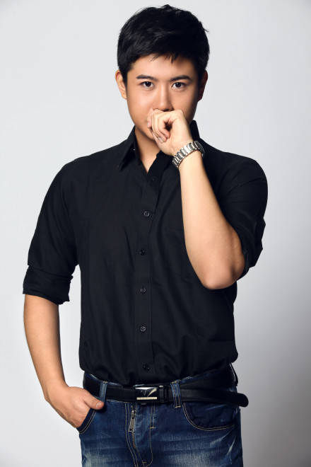  p>张毅文,1990年6月10日出生于甘肃兰州,中国内地男主持人.