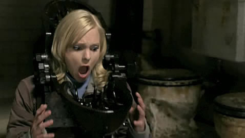  p>《惊声尖笑4》 i>(scary movie 4) /i>是由帝门影业制作公司发行的