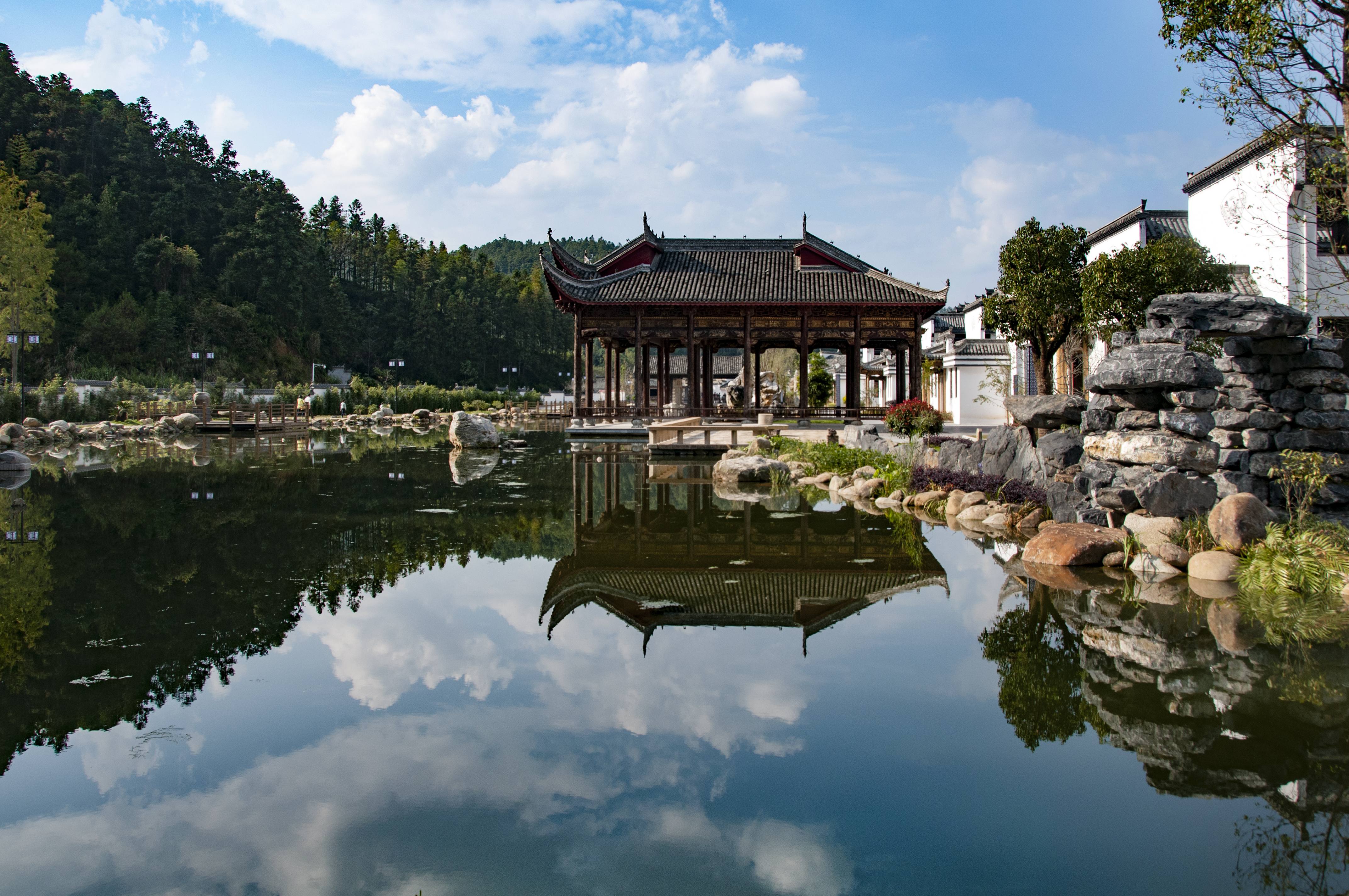  p>明清园坐落于福建省泰宁县世界自然遗产地,是以传承和保护明清时期