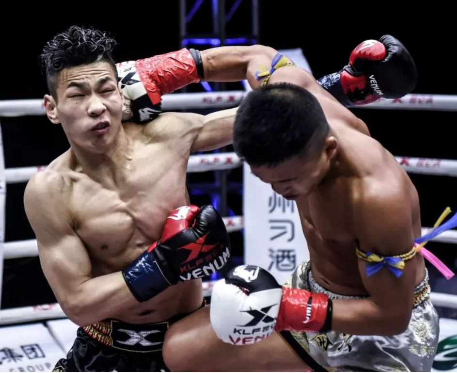  p>杨力,1996年10月12日出生,湖南吉首人,中国搏击运动员. /p>