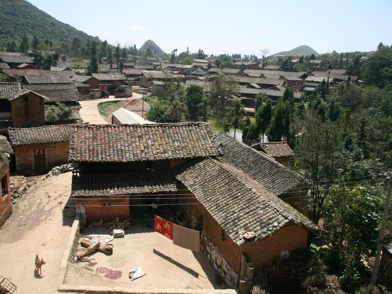  p>勺布白村隶属云南泸西县向阳乡,地处向阳乡南边,距向阳 乡政府所在