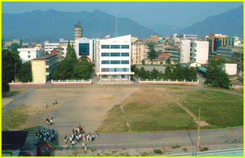 湖南省洞口县第一中学