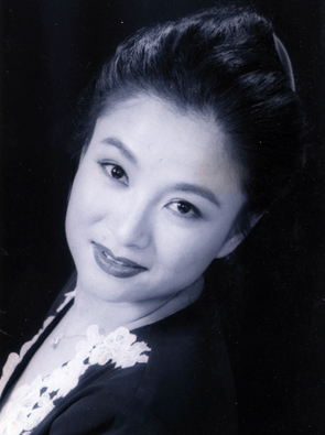  p data-id="go1kpb2023">李红梅,女,国京剧院国家一级演员, a target