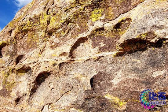 风化作用(weathering)是指地球和宇宙间,地壳表层与大气圈,水圈和生物