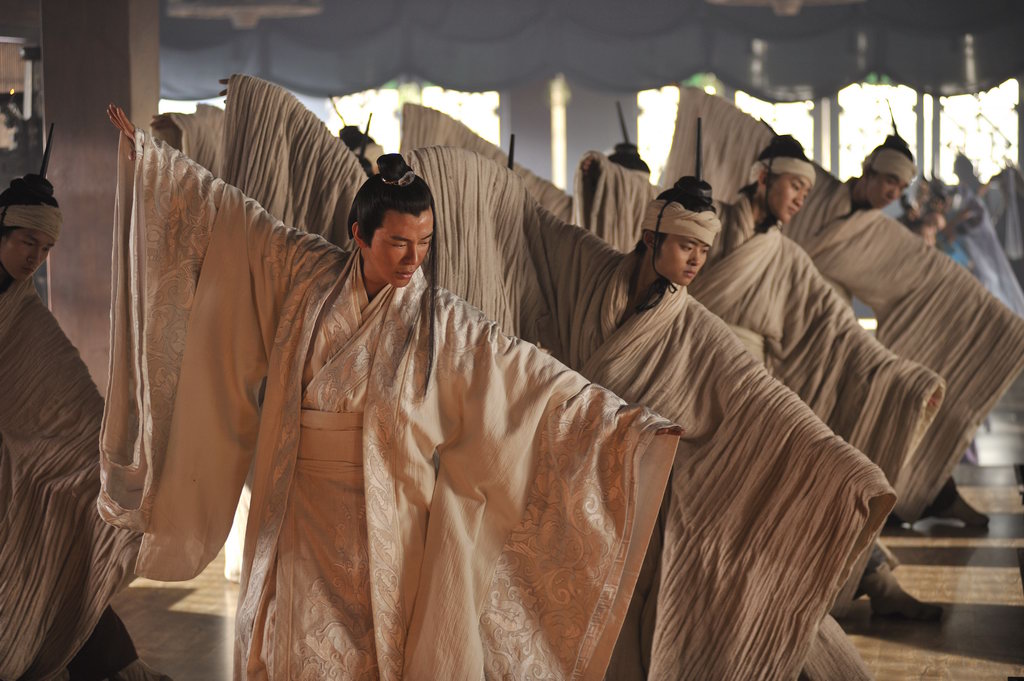  p>《孙子大传》是刘心刚执导,张丰毅,景甜领衔主演的电视剧.