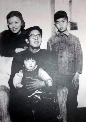  p>龚澎(1914年10月—1970年9月),原名龚维航,祖籍安徽合肥,长丰县岗