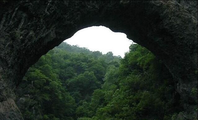 双门洞
