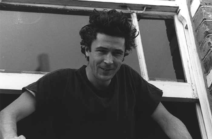  p>艾丹·吉伦(aidan gillen),男,1968年4月24日出生于都柏林, a