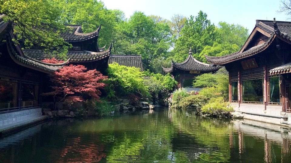 魏庐(又名惠庐)现位于 a target="_blank" href="/item/花港观鱼