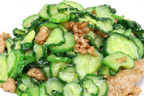  p>肉片炒黄瓜是一种菜名,用黄瓜和猪肉做成的. /p>