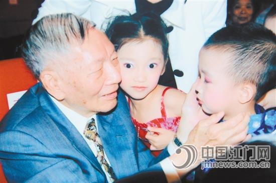  p data-id="gnb6sshmj1">李伯荣(1933年—2016年3月26日),祖籍台山市