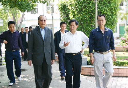  p data-id="gnb6sshmj1">李伯荣(1933年—2016年3月26日),祖籍台山市