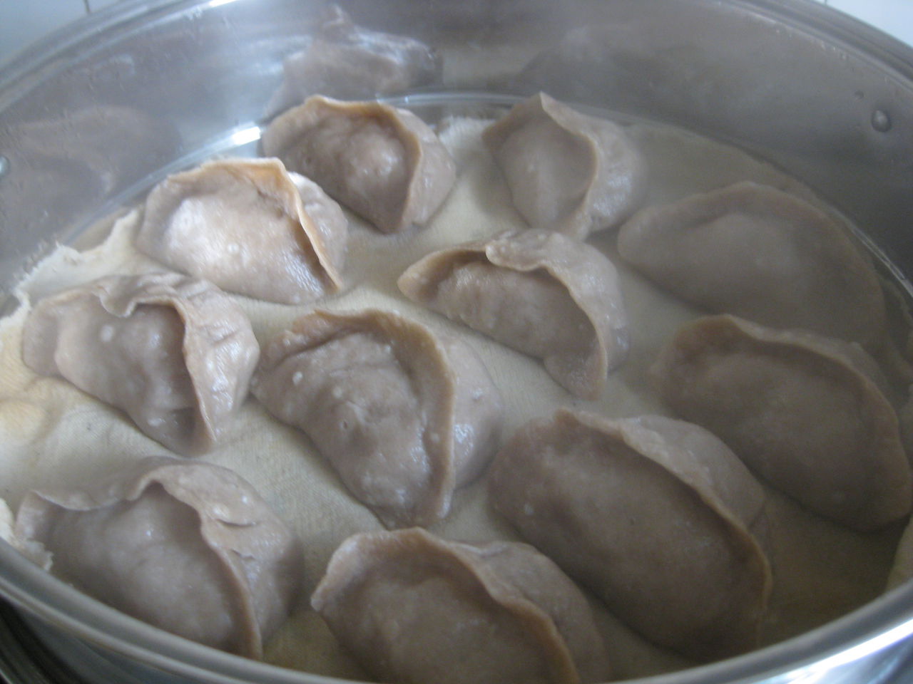  p>荞麦蒸饺的做法简单,是菜谱里的常见菜,荞麦蒸饺口味属于,做法属蒸