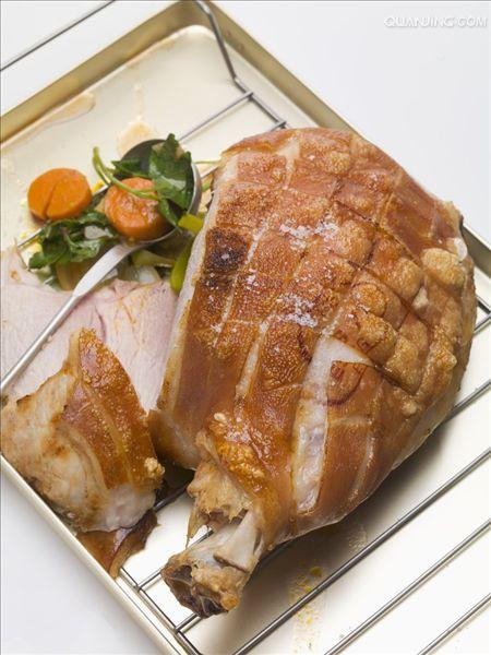  p>脆皮烤猪肉是由猪肉为主要食材做成的一道菜品,属于丹麦菜. /p>