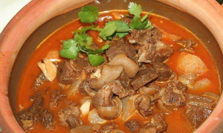  p>冬笋猪肉火锅是一道家常菜肴,主要材料为: a href="#" data-lemma