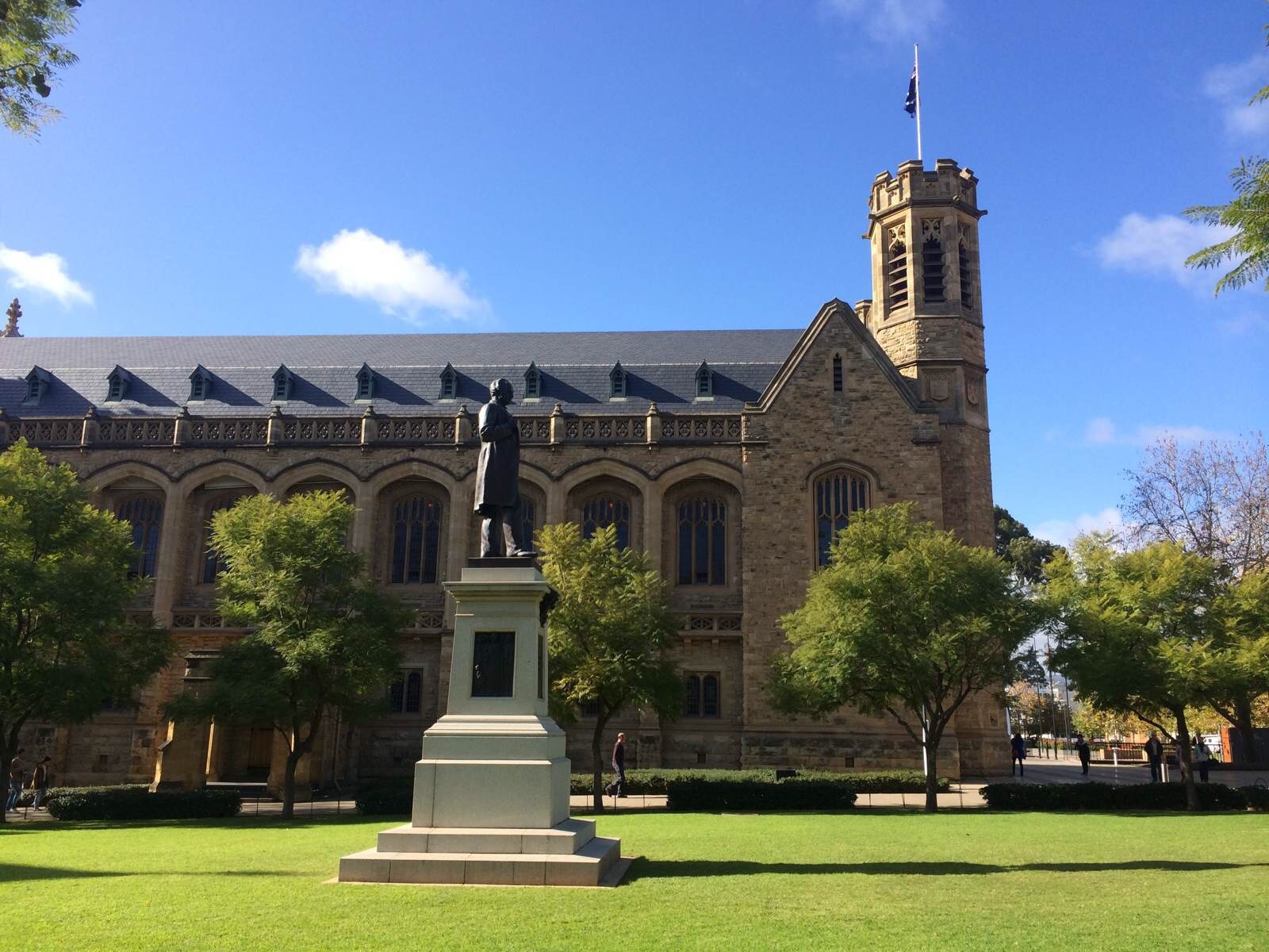  p>阿德莱德大学(the university of adelaide),简称阿大,坐落于 a