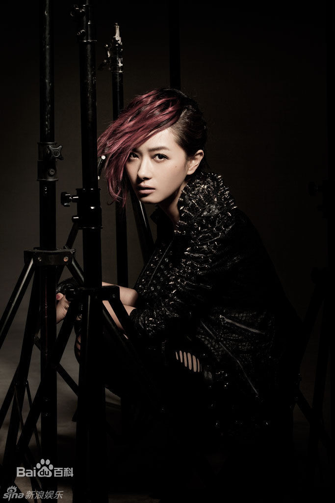  p>万茜,1982年5月14日出生于湖南省益阳市,中国内地影视女演员,歌手