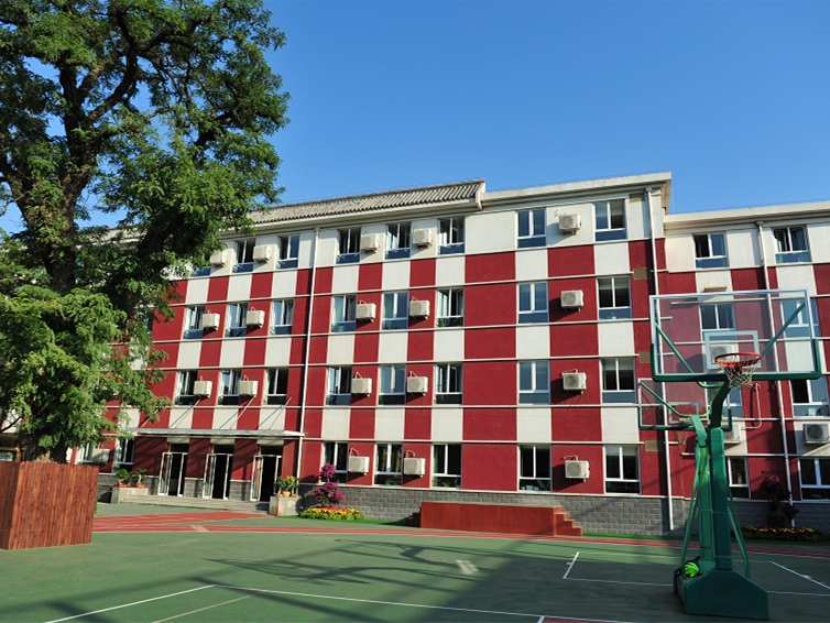  p data-id="gnwptw6v4i">北京五中分校是一所纯初中校,成立于1998年5