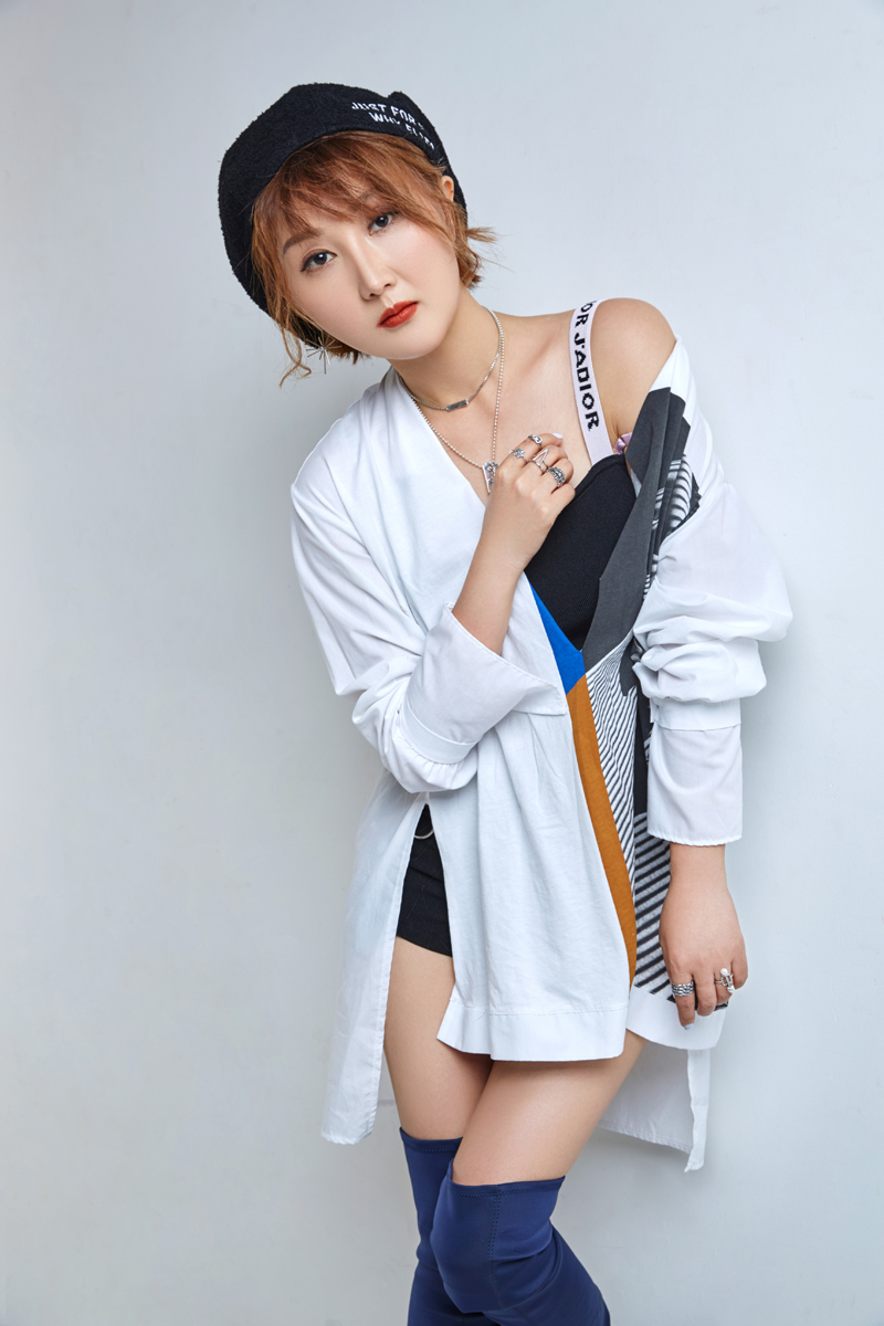  p>蒋雪儿(snow),1987年2月25日出生于中国四川,中国内地流行乐女歌手