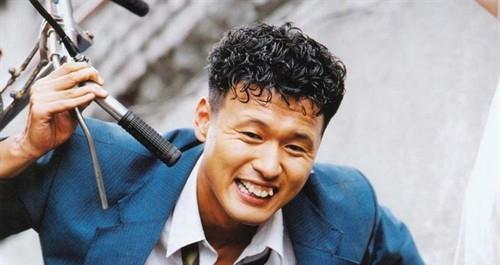  p>《忧郁的申石基》,又名《丑男无罪》,是一部韩国喜剧,导演do-hyeok