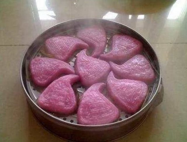  p>红桃粿又名红曲桃,是广东 a target="_blank" href="/item/潮汕