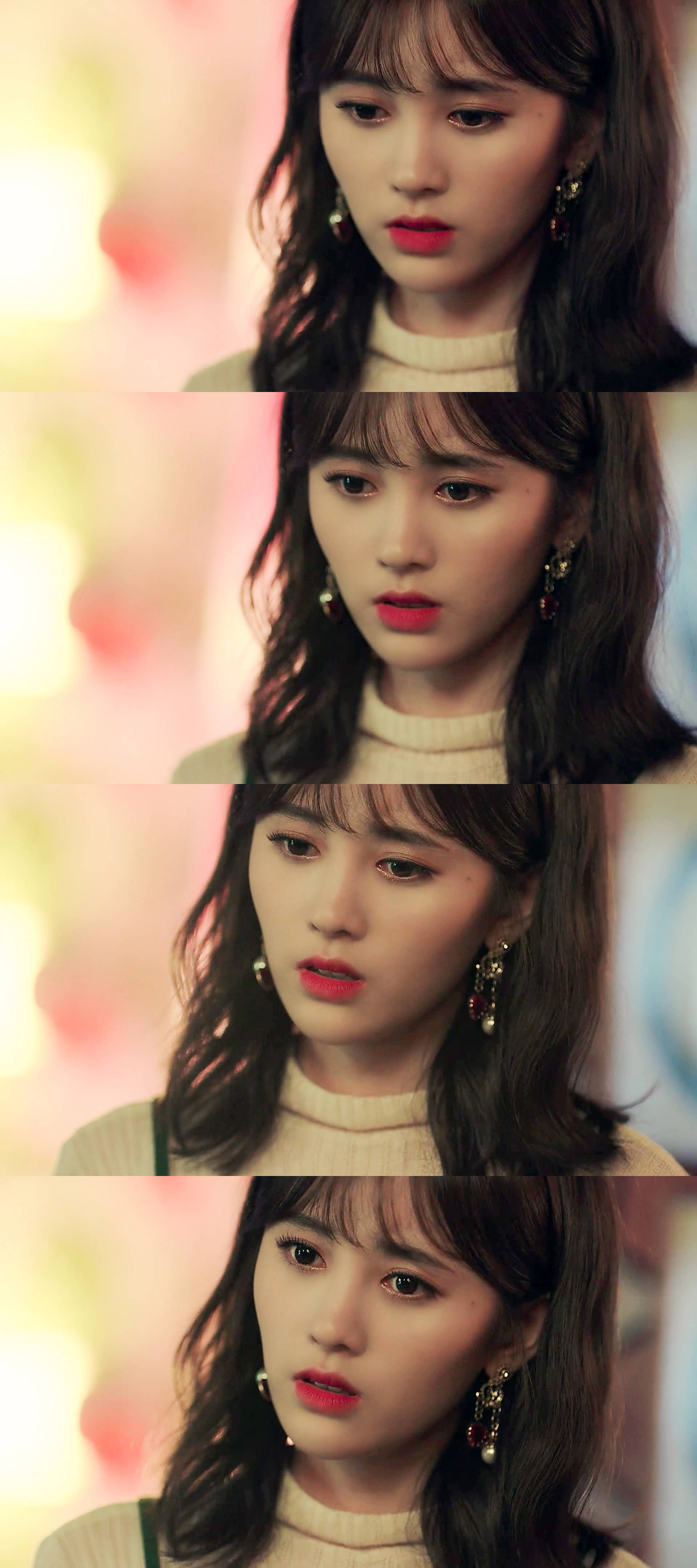  p>鞠婧祎(kiku),1994年6月18日出生于四川省遂宁市,中国内地影视女