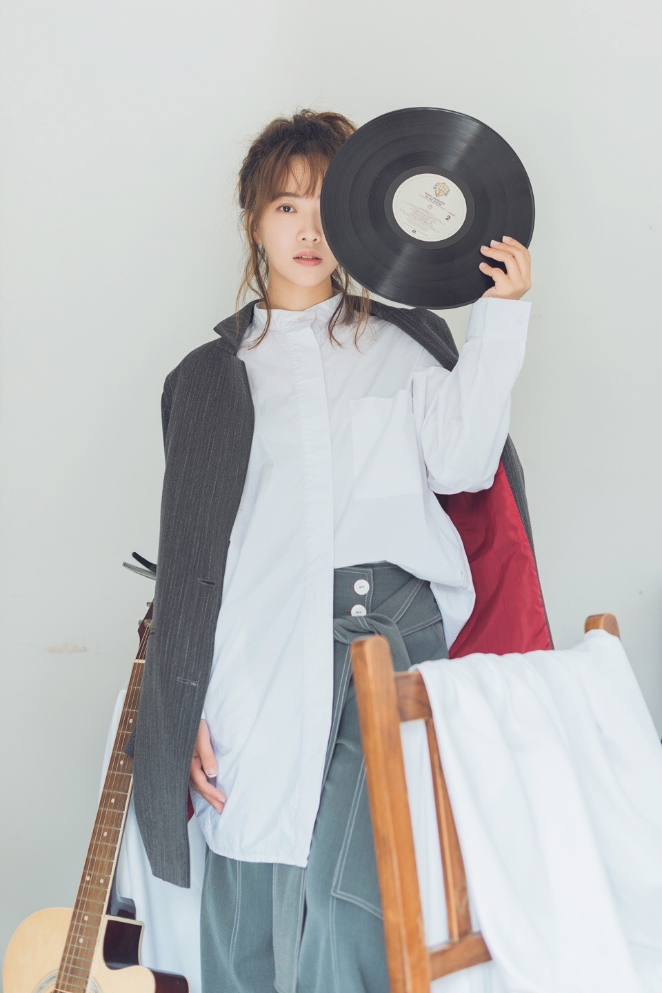  p>刘珈彤,1987年8月21日出生于重庆,毕业于重庆大学美视电影学院表演