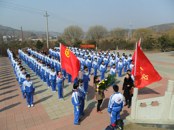  p> a href="#" data-lemmaid="10158773">平泉二中 /a>校园占地90余