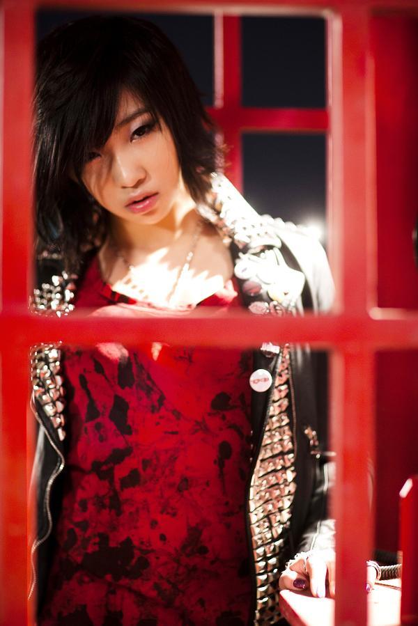  p>2ne1是韩国女子流行演唱组合,由 a href="#">李彩麟 /a>, a href="