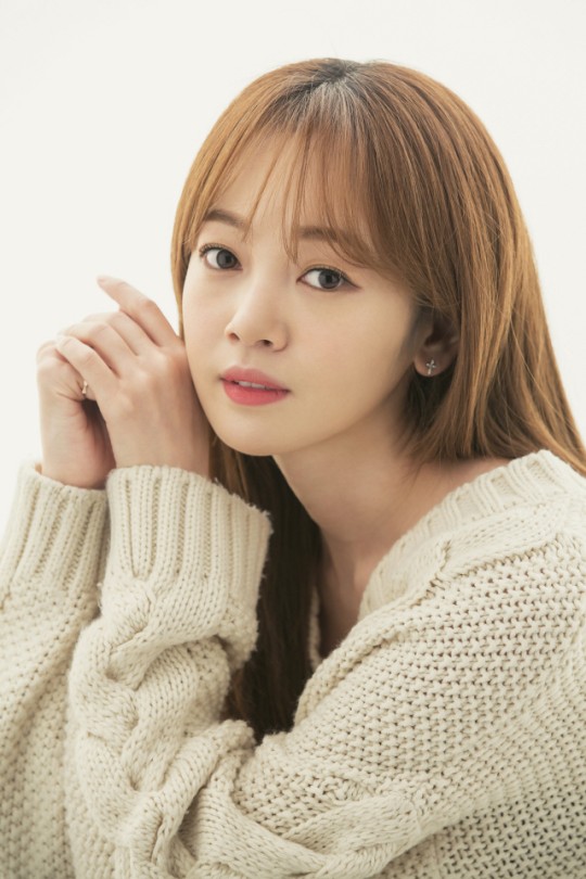  p>金甫美,1987年5月15日出生于韩国京畿道水原市,韩国影视女演员.