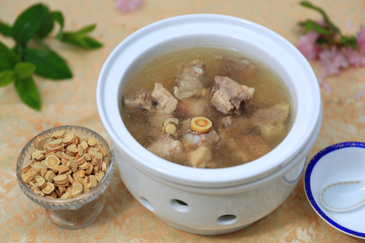 黄芪玉米排骨汤