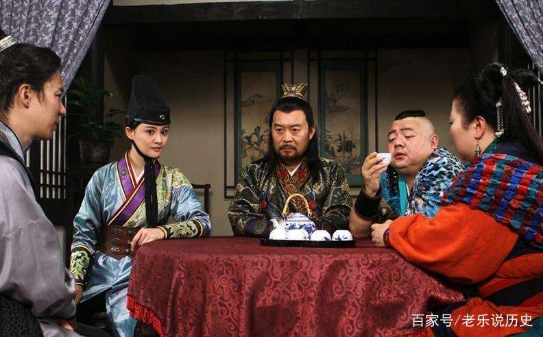 三侠五義　上下 三侠五义和七侠五义有什么区别？为什么会产生这样的分歧？_百科TA说