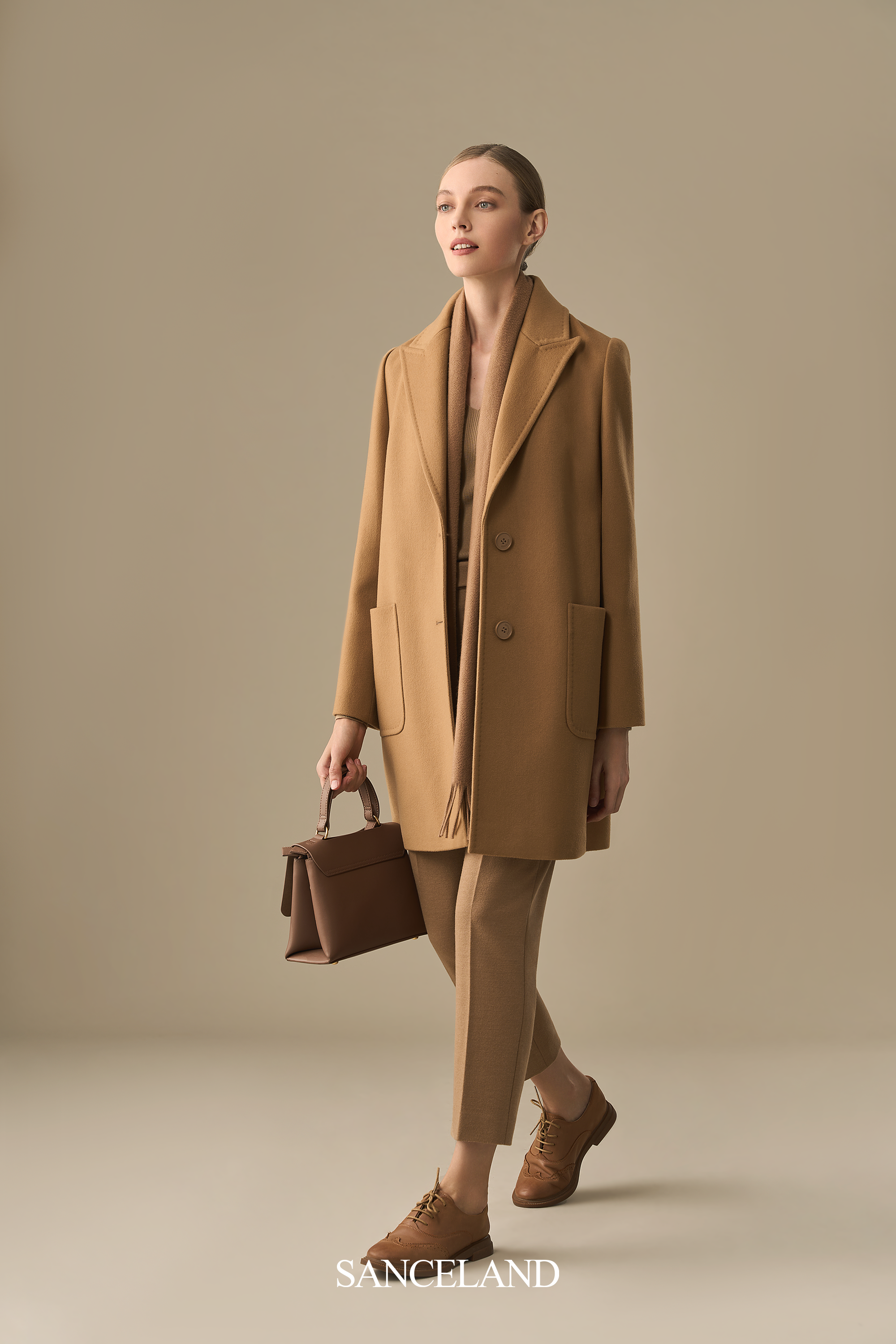 data-ctrid="sbcgi1awfp9s">深圳市三石服饰旗下的女装品牌三石一澜