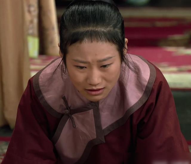 从前甄府里的丫鬟,又后来成为瓜尔佳府里的侍女,最后是玉隐的陪嫁