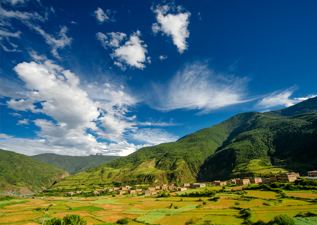 data-lemmaid="15626925">四川省 /a>甘孜藏族自治州雅江县,地处 a