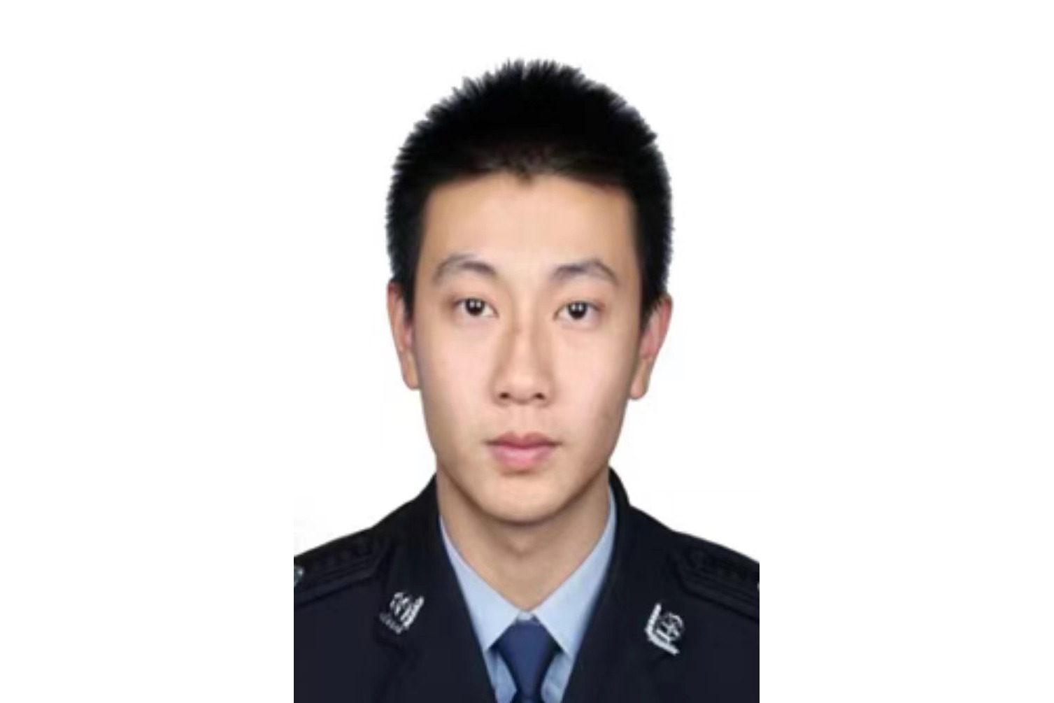 id="tf5iw4xea70e">天津市公安局静海分局打击犯罪侦查支队三大队民警