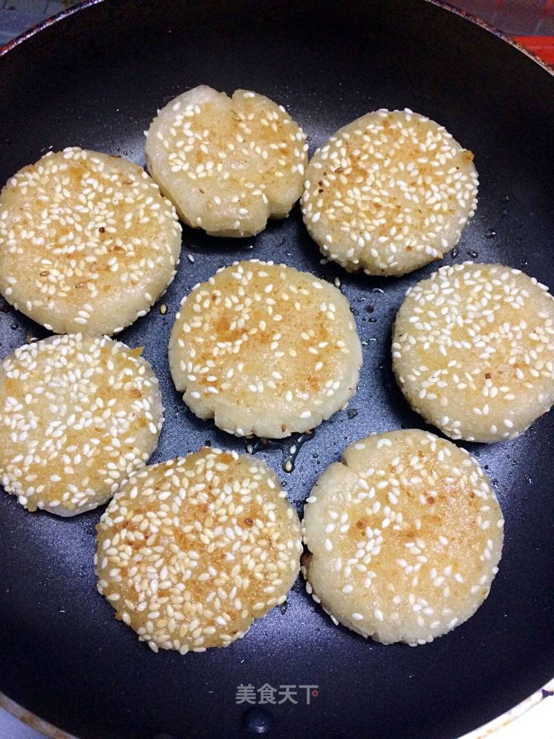  p data-id="gnwlgt4xug">糯米面本身糖份较多,白糖适量即可,想减肥的