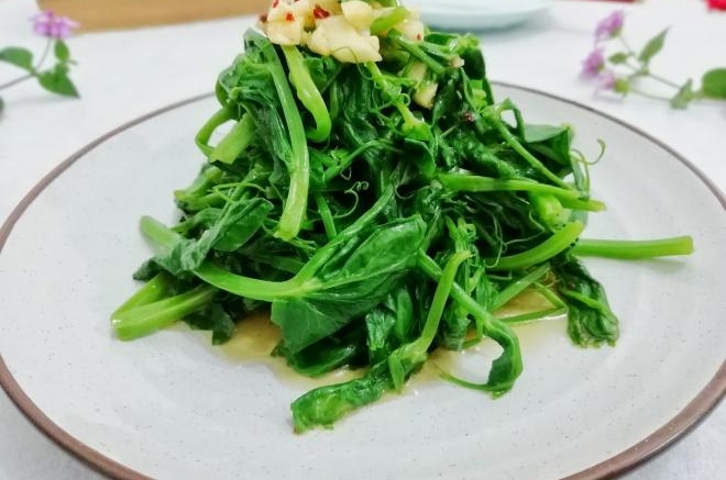 凉拌豌豆尖