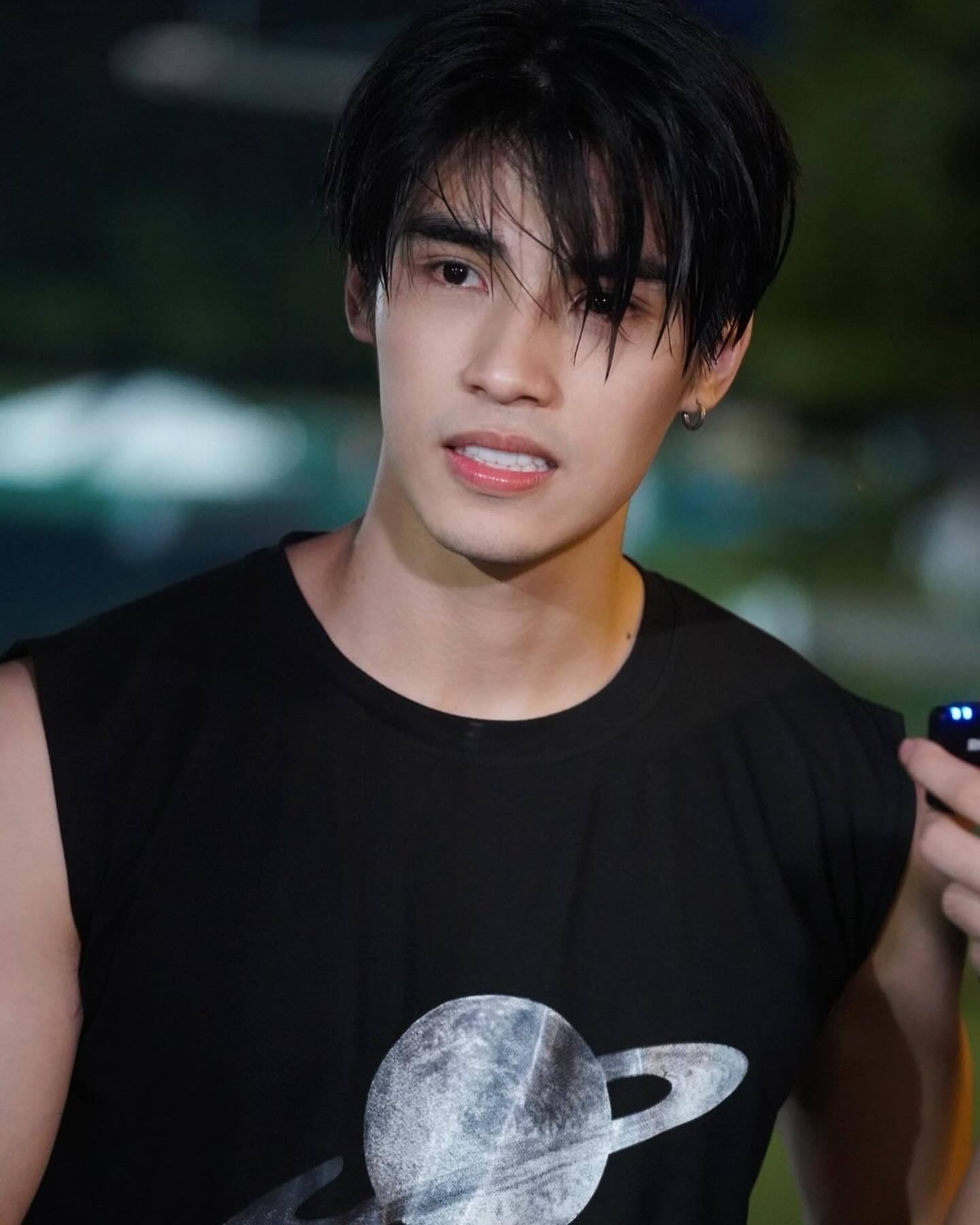 iedp8i">普里潘·萨帕桑萨瓦特(poom),1997年5月6日出生于泰国曼谷