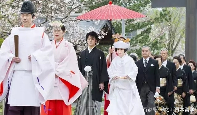 神前結婚式 新郎新婦椅子 神社 神職 神主 巫女 三々九度 祈祷 茶室調度品