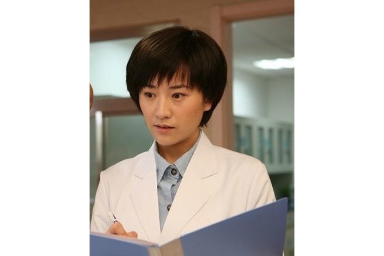 ">巩凡是电视剧《 a target="_blank" href="/item/感动生命/2001605"